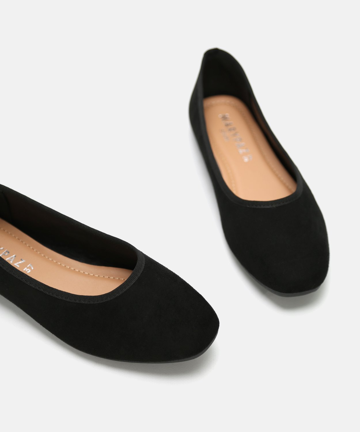 Bailarina negra ante image number null